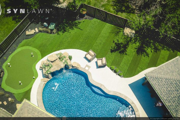 image of SYNLawn Fiji residential artificial grass for backyard putting greens and pools